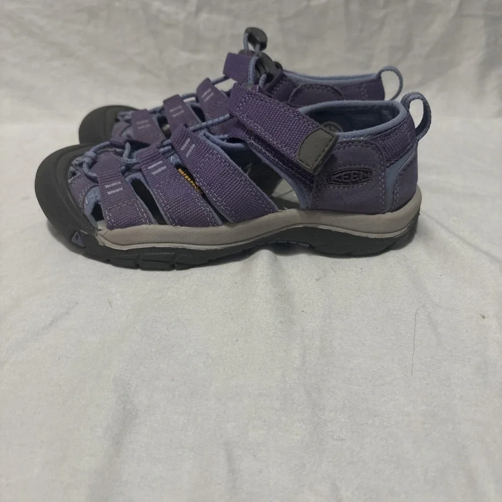 Keen Girls Size 2 Purple Newport Hiking Sandals Waterproof Washable 1014263